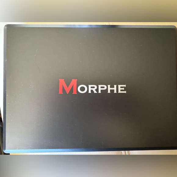 NWT Morphe 35W 30 colors original authentic eyeshadow palette - Picture 3 of 3